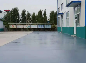 昌吉彩色路面喷涂翻新的材料对冬季